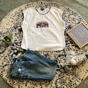 DOLL HOUSE Quaker maid milk tee